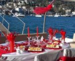 Aden Yacht Teknede Düğün Fiyatları İstanbul Sarıyer