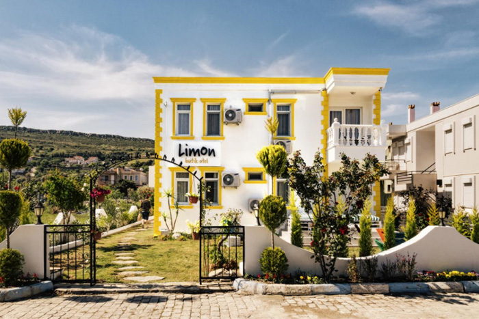 En Popüler Foça Balayı Otelleri